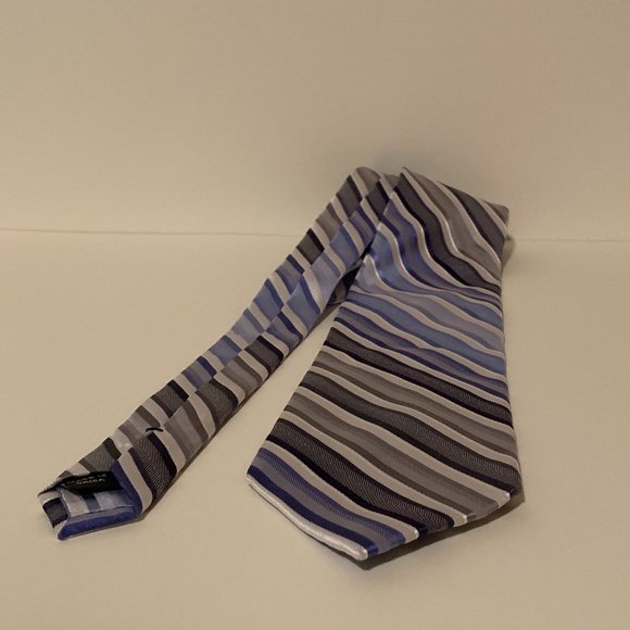 Calvin Klein Blue Striped Men's Necktie - Picture 8 of 8